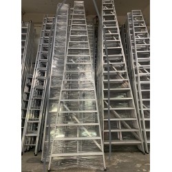 Aluminium extension ladders